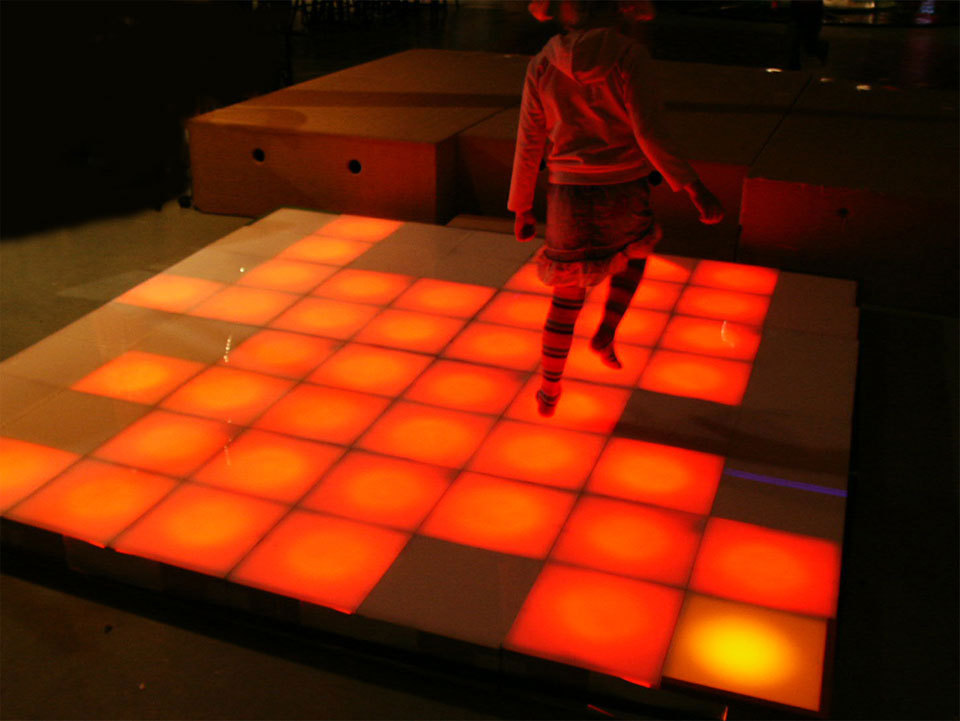 MakeMeMove - lighting tiles